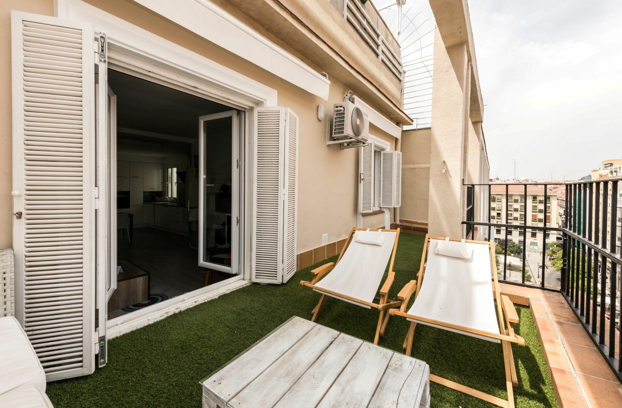 Gran Via Terrace City Center Madrid Exterior photo