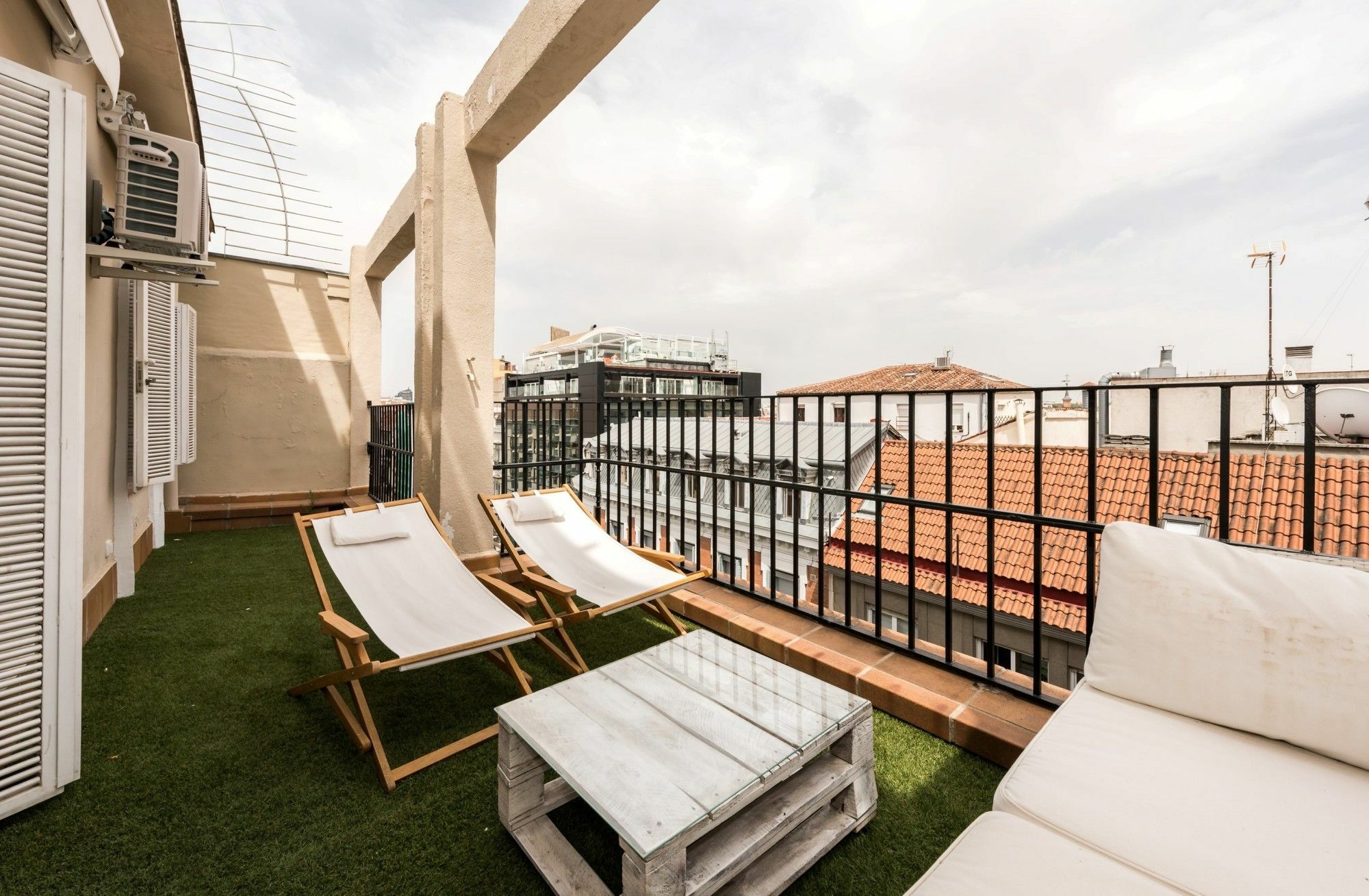 Gran Via Terrace City Center Madrid Exterior photo